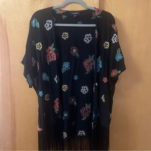 Torrid Black Embroidered Floral Short sleeve Fringe Kimono